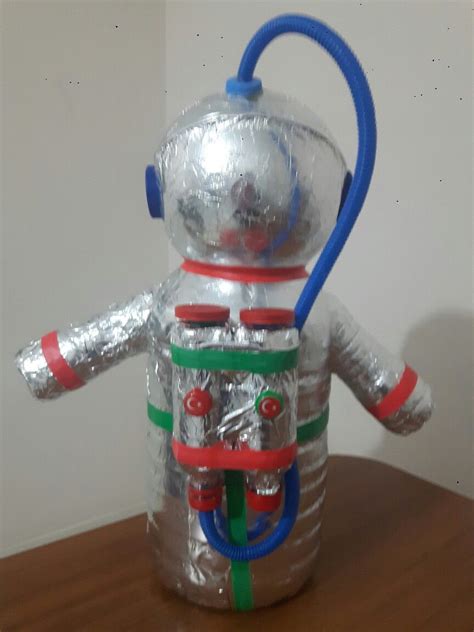 pet şişeden astronot yapımı
